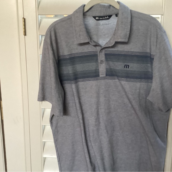TRAVIS MATHEW Mens XL Polo Shirt  Golf  short sleeve logo front and back - Picture 10 of 10